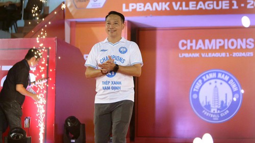 HLV Vũ Hồng Việt chia sẻ bí quyết lần thứ hai liên tiếp vô địch V-League