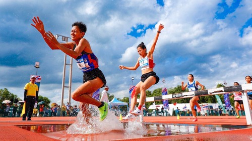 VĐV Việt Nam vượt qua 6 đối thủ Thái Lan ở cự ly 5.000m, mang về tấm HCV thứ 2