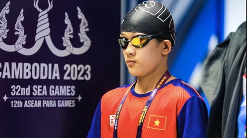 Kình ngư Thúy Hiền phá 2 kỷ lục ở Giải bơi các nhóm tuổi Đông Nam Á