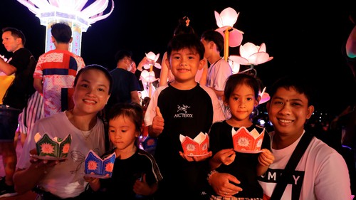 Gia đình Việt Nam gìn giữ văn hóa, lan tỏa yêu thương