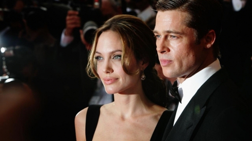Angelina Jolie sẵn sàng tiết lộ sự thật xấu xí về cuộc hôn nhân với Brad Pitt