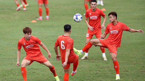 Tin nóng bóng đá Việt hôm nay 4/6: Đội tuyển Việt Nam chốt ngày sang Malaysia; HAGL trụ hạng