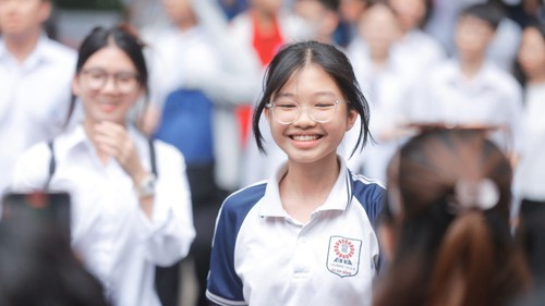 Hình ảnh thí sinh Hà Nội bước vào kỳ thi tuyển sinh vào lớp 10