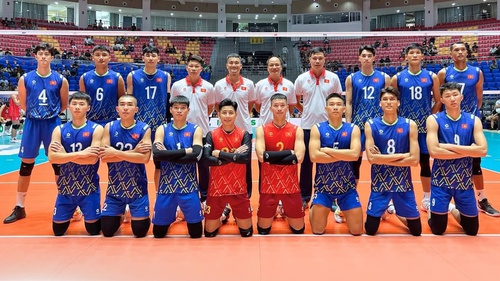 Chủ công Ngọc Thuân rực sáng, tuyển bóng chuyền Việt Nam giành chiến thắng đầu tiên ở SEA V.League 2025