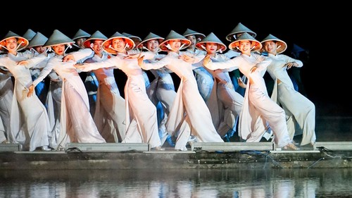 Phát triển công nghiệp văn hóa = Sáng tạo + Bản sắc + Lan tỏa