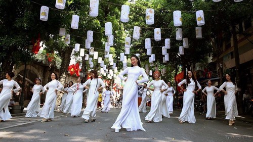 Quảng bá hình ảnh quốc gia: Hiện thực hóa từ cơ chế đến công nghệ