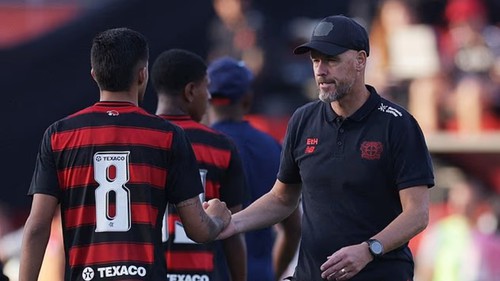Ra mắt đội bóng mới, cựu HLV MU thảm bại trước một đội U20 của bóng đá Brazil
