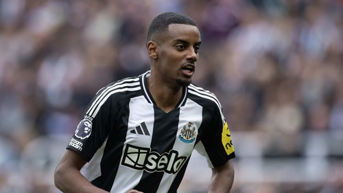 Vì sao Isak đột nhiên 'mất tích' ở Newcastle United?