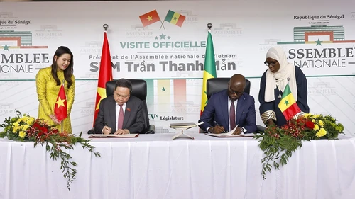 Chủ tịch Quốc hội Trần Thanh Mẫn và Chủ tịch Quốc hội Senegal ký kết Thỏa thuận hợp tác