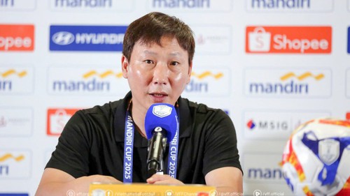 HLV Kim Sang Sik: ‘Gặp đối thủ nào, U23 Việt Nam cũng tự tin’
