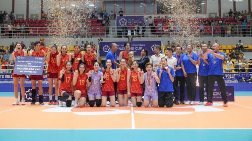 Tin nóng thể thao tối 27/7: ĐT bóng chuyền nữ Việt Nam nhận tin quan trọng trên BXH thế giới; sao U23 Indonesia ngồi xe lăn