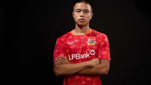 Chung Nguyen Do ký hợp đồng với Ninh Bình FC: Thời tới với cầu thủ Việt kiều