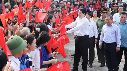 Chủ tịch nước kiểm tra việc vận hành chính quyền hai cấp tại Quảng Ninh