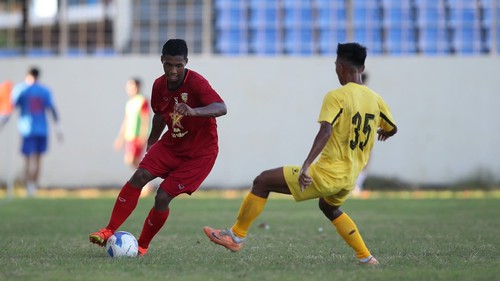 Tin nóng bóng đá Việt Nam hôm nay 4/7: Trung vệ Việt kiều xin nhập quốc tịch; U22 Việt Nam đấu tập Đài Bắc Trung Hoa