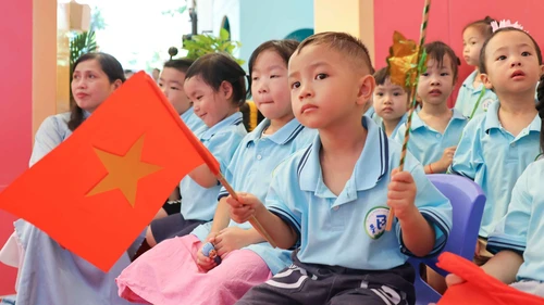 Nghị quyết về miễn, hỗ trợ học phí cho trẻ mầm non, học sinh phổ thông