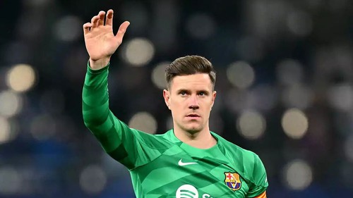 Barcelona: Cuộc chiến 'kép' của Stegen