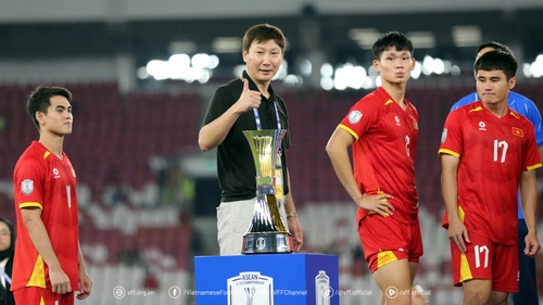 HLV Kim Sang Sik: 'Tôi may mắn khi được làm việc với nhiều cầu thủ tài năng'