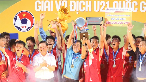 Công Phương bất lực, Thể Công Viettel thất bại trước PVF ở chung kết U21 quốc gia
