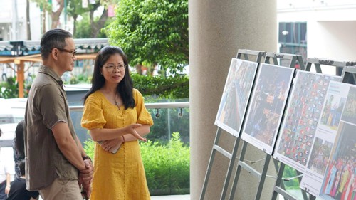 Triển lãm và ra mắt sách “50 năm sức mạnh Việt Nam” và “Thành phố hòa bình - Thành phố của chúng ta”