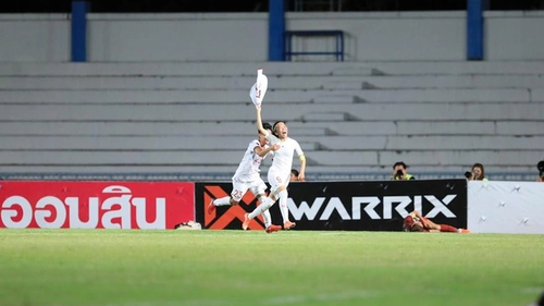 Huỳnh Như cởi áo ăn mừng phấn khích sau ‘bàn thắng vàng’ giúp ĐT Việt Nam thắng Thái Lan để vô địch Đông Nam Á