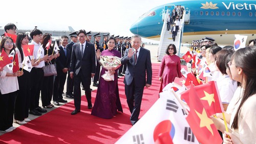 Tổng Bí thư thăm thành phố Busan, Hàn Quốc