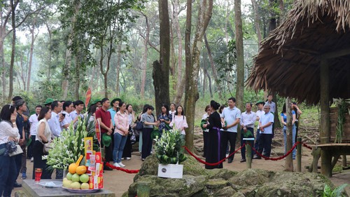 80 năm Quốc khánh: Rộn ràng mùa du lịch về nguồn