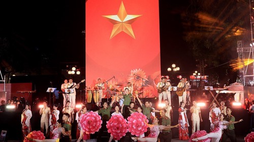 Nhiều tiết mục ấn tượng có trong Chương trình nghệ thuật đặc biệt Kỷ niệm 80 năm Ngày Quốc khánh