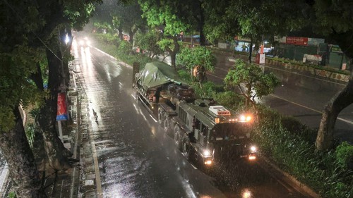 Dàn xe pháo quân sự cơ động về các điểm tập kết, sẵn sàng cho nhiệm vụ A80