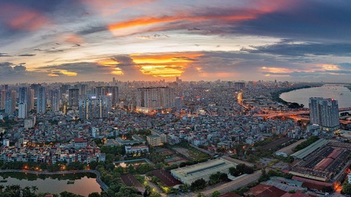 Từ mùa Thu cách mạng đến mùa Thu kiến thiết
