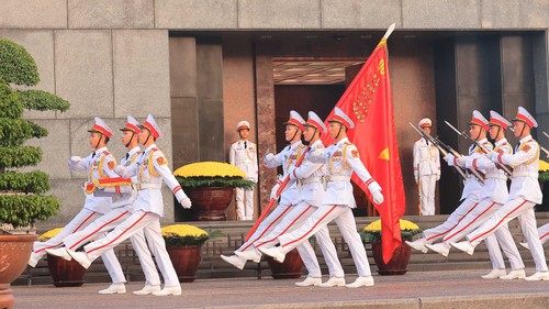 80 năm Cách mạng tháng Tám thành công: Thiêng liêng lễ Thượng cờ trên Quảng trường Ba Đình