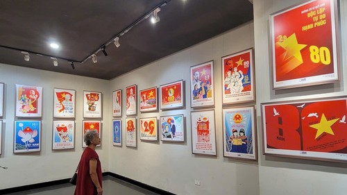 Khai mạc Triển lãm tranh cổ động chào mừng Cách mạng tháng Tám và Quốc khánh 2/9