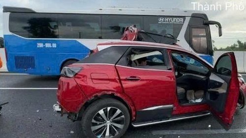 Tai nạn trên cao tốc Hà Nội - Hải Phòng, 4 người bị thương