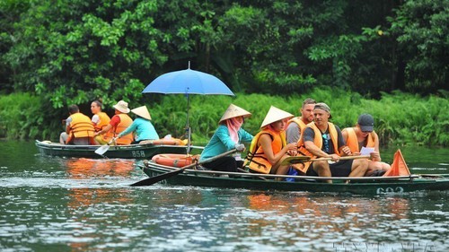 Bão số 5: Một số điểm du lịch đường thủy ở Ninh Bình dừng phục vụ du khách
