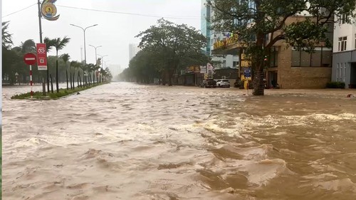 Bão số 5: Mưa lớn kết hợp triều cường khiến nhiều địa phương ở Nghệ An ngập nặng