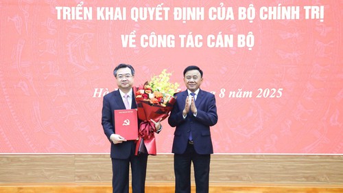 Trao Quyết định bổ nhiệm Trưởng Ban Chính sách, chiến lược Trung ương cho đồng chí Nguyễn Thanh Nghị