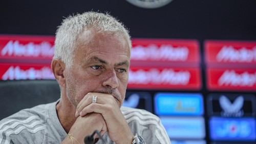 HLV Jose Mourinho lại bị sa thải