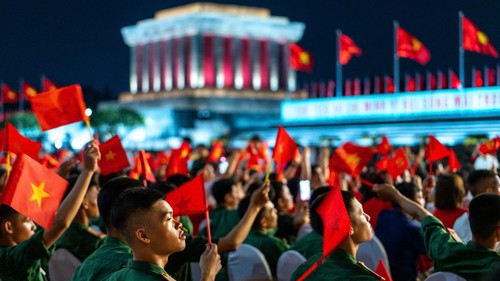 Dòng chảy lịch sử trên Quảng trường Ba Đình