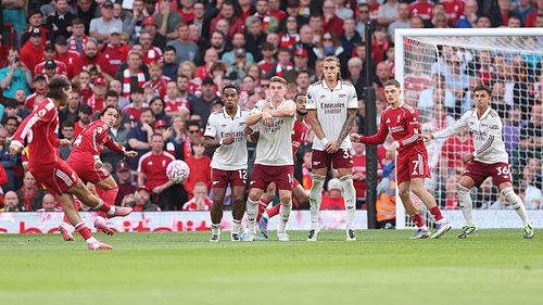 Szoboszlai lập siêu phẩm đá phạt giúp Liverpool thắng Arsenal