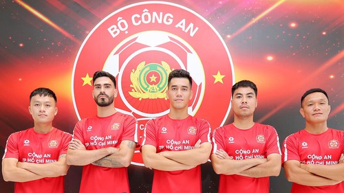 CLB Công an TP.HCM ra mắt Tiến Linh, kỳ vọng lấy lại hào quang
