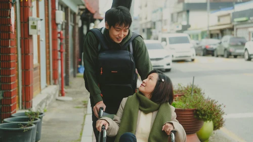 Từ "Mai" đến "Mang mẹ đi bỏ": Tuấn Trần và Hồng Đào tái hợp có tạo nên kỳ tích phòng vé?