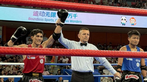 Nguyễn Trần Duy Nhất xuất sắc thắng cao thủ Trung Quốc 3-0, đoạt vé vào bán kết giải thế giới