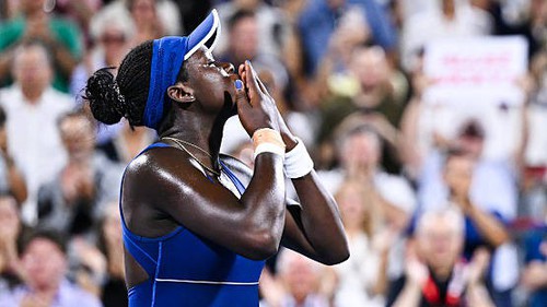 Sao nữ 18 tuổi gây chấn động khi đánh bại 4 cựu vô địch Grand Slam để giành chức vô địch lịch sử là ai?