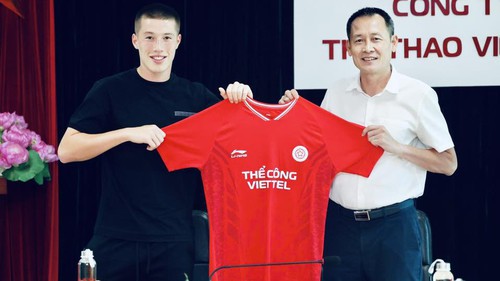 Thể Công Viettel giới thiệu Việt kiều Anh 18 tuổi, bất ngờ không đăng ký ở giai đoạn một