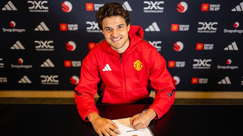 Lý do MU chọn Senne Lammens thay vì nhà vô địch thế giới