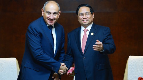 Thủ tướng Phạm Minh Chính gặp Thủ tướng Armenia Nikol Pashinyan