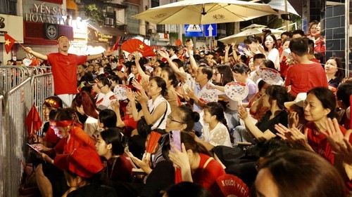 Hàng vạn trái tim chung nhịp đập, hướng về Quảng trường Ba Đình