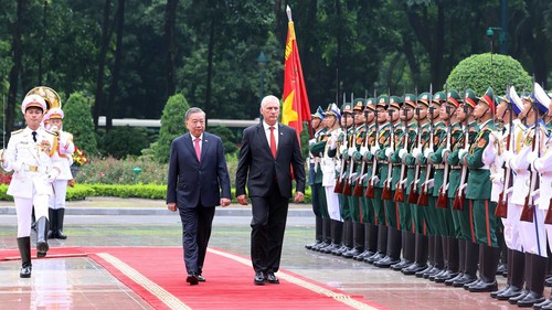 Lễ đón chính thức Bí thư thứ Nhất Đảng Cộng sản Cuba, Chủ tịch nước Cộng hòa Cuba