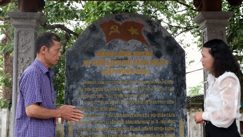 Tiếp nối truyền thống cách mạng trên quê hương người vẽ lá cờ Tổ quốc