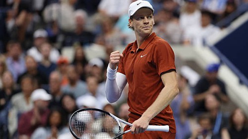 Jannik Sinner chạm mốc lịch sử mới dù thua chung kết US Open 2025