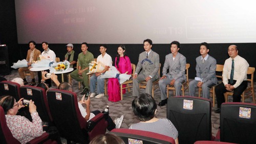 Tăng cường ngoại giao nhân dân qua hoạt động giới thiệu phim “Mưa đỏ”